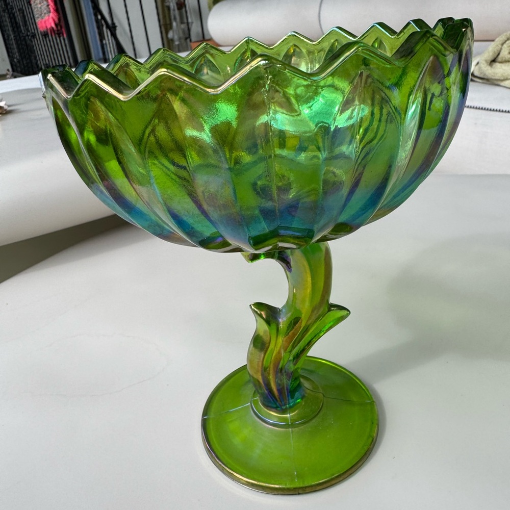Vintage Iridescent Green Art Glass Tulip Bowl